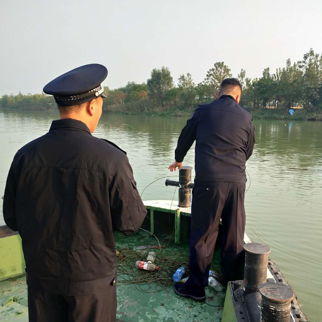 清理渔网1.jpg